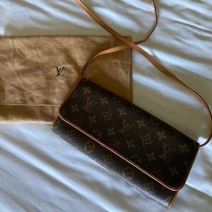 Louis Vuitton pochette